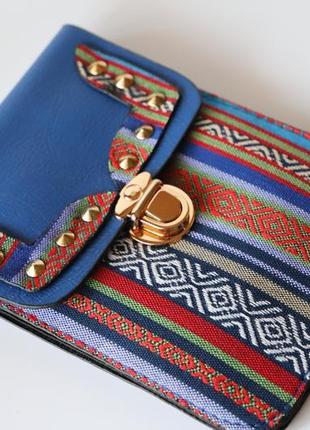 Красивая маленькая женская сумочка сумка кросс-боди с орнаментом в этно стиле синяя4 фото