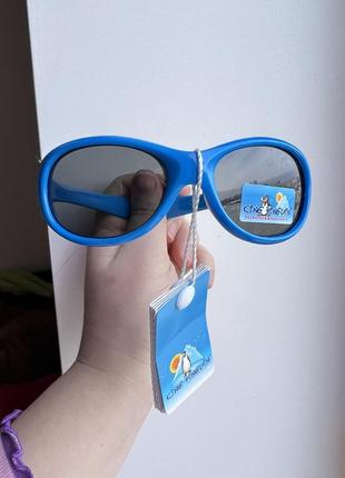 Детские солнцезащитные очки неломайки с поляризацией king pinguin 1-3 лет4 фото