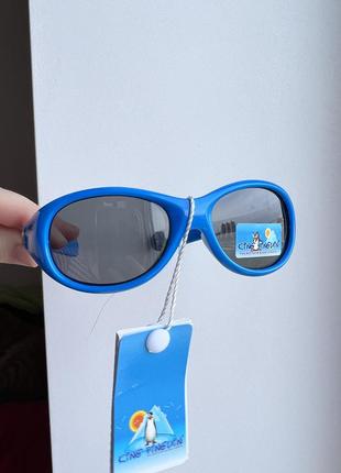 Детские солнцезащитные очки неломайки с поляризацией king pinguin 1-3 лет3 фото