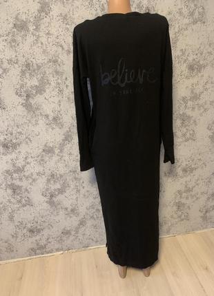 Женское чёрное однотонное платье длинное5 фото