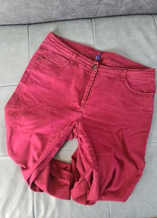 Брюки джинси звужені