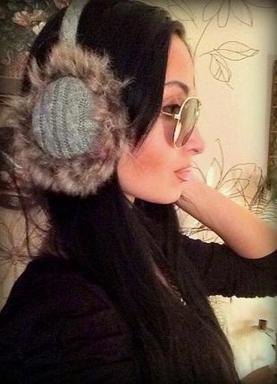 Стильні хутряні сіренькі навушники