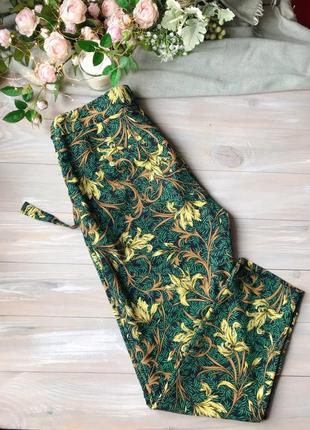Літні зелені штани з рослинним принтом від zara