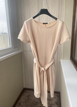 Сукня в персиковому кольорі