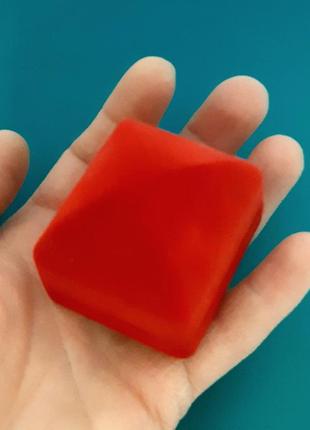 Бархатный футляр "красный квадрат" для подарочной упаковки ювелирных изделий - сережек, колец, кулонов6 фото