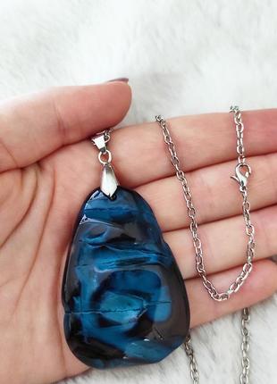Кулон из натурального камня черно - голубой агат в природной форме. размеры 10 * 40 мм.