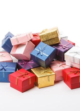 Коробочка миниатюрная квадратная - подарочная упаковка ассорти расцветок в розницу и оптом упаковки по 24 шт