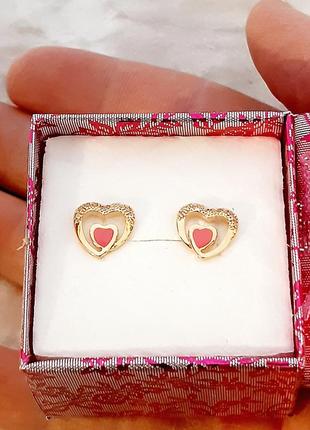 Ніжні жіночі сережки "сердечки рожеве в золотому" ювелірний сплав та циркони - оригінальний подарунок дівчині