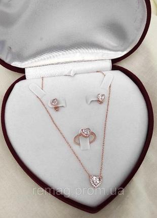 Комплект "цирконієві сердечки в золоті" сережки, каблучка, кольє ювелірний сплав - класичний подарунок дівчині9 фото