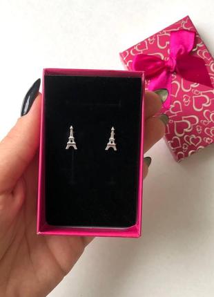 Сережки гвоздики "срібна ейфелева вежа" - стильний подарунок дівчині в подарунковому пакованні1 фото