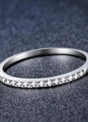 Стильное кольцо "узкая дорожка цирконов в белом золоте" ювелирный сплав - оригинальный подарок девушке1 фото