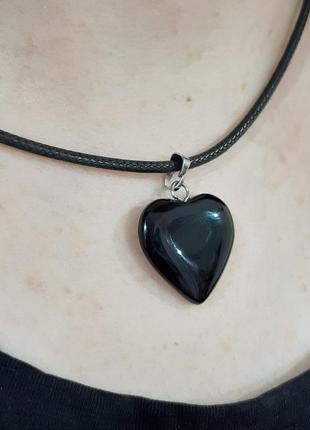 Натуральний камінь чорний агат кулон у формі сердечка на шнурочку - оригінальний подарунок дівчині7 фото