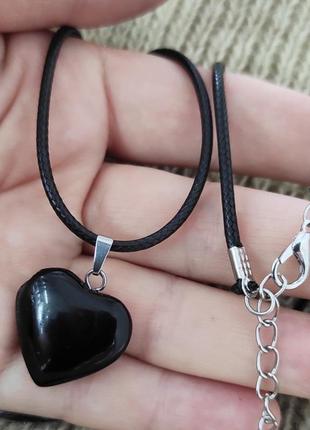 Натуральний камінь чорний агат кулон у формі сердечка на шнурочку - оригінальний подарунок дівчині3 фото