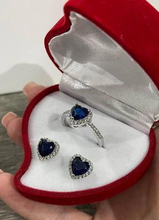 Набор "сердечки синие сапфиры в серебре серьги и кольцо " - солидный подарок в коробочке девушке