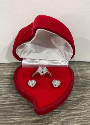 Набор "яркие цирконовые сердечки в серебре" серьги и кольцо - солидный подарок в коробочке для девушки4 фото