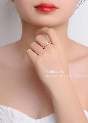 Стильное кольцо "золотая классика с изящным цирконом" ювелирный сплав - оригинальный подарок девушке2 фото