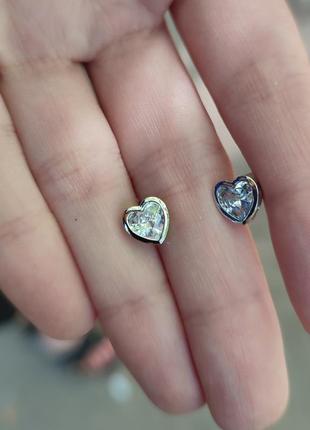 Маленькие серьги "кристальные сердца платина" из медицинского сплава - нежный подарок девушке или женщине