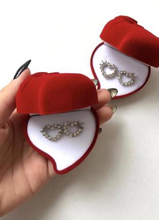 Серьги "серебрянные сердечки с короной и камнями фианиты" - стильный подарок девушке в оригинальной упаковке3 фото