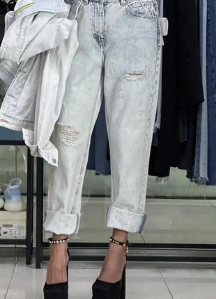 Светлые джинсы в стиле wang , s