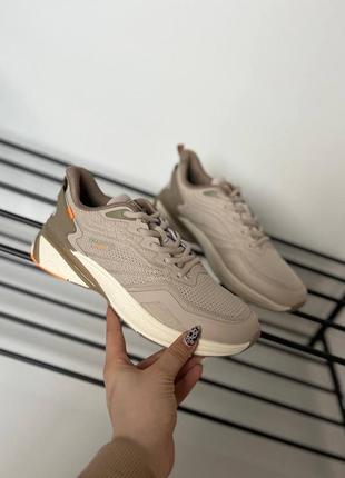 Кроссовки на весну