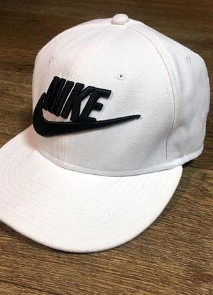 Бейсболка nike true future cap white (оригинал)унисекс2 фото