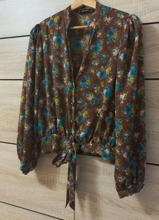 Женская блуза в цветочный принт zara (м)1 фото
