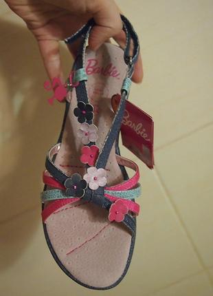 Босоніжки barbie м'яка устілка шкіра 33 і 34 сині квіти блискітки