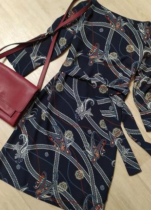 Красивое платье с поясом