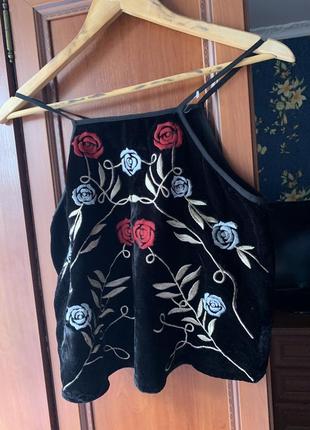 Оксамитовий топ з вишивкою