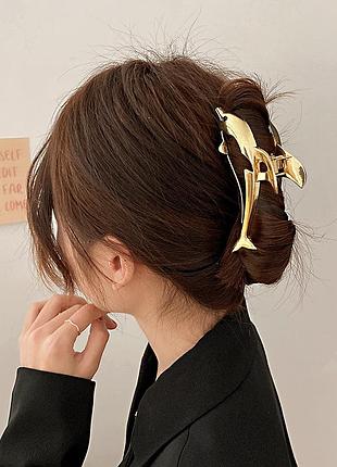 Металлический крабик для волос дельфин