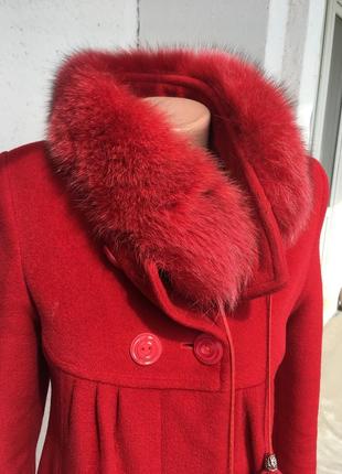 Знижка пальто с мехом , красное пальто с натуральным мехом, трендовое пальто полупальто2 фото