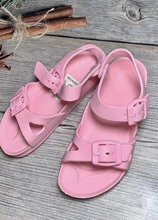 Стильные босоножки