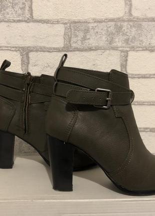 Жіночі ботинки демісезонні