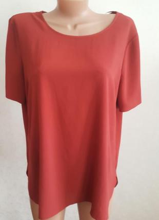 Супер блузка  р.18  пог-60 длина 69см  румыния!