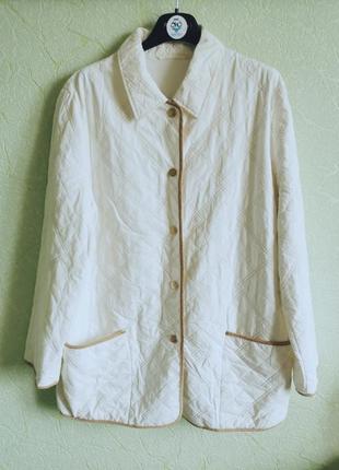 Стеганая куртка бело-молочного цвета basler
