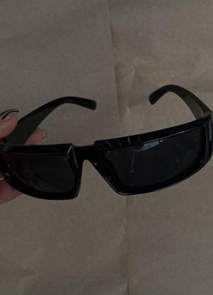 Черные очки солнцезащитные тренд 2023
