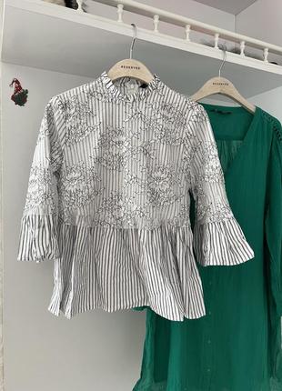 Яркая блузка zara