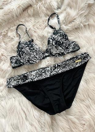 Купальник з паралоном