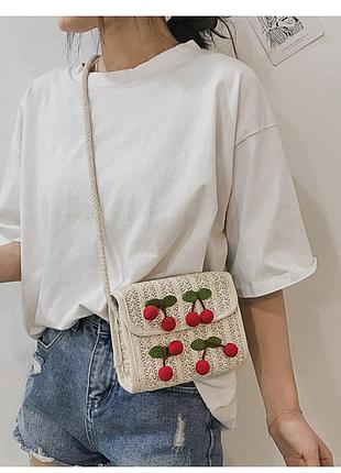 Летняя сумочка плетенка на цепочке плетенная плетеная с вишенками клатч