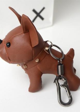 Большой брелок бульдог из кожзама
