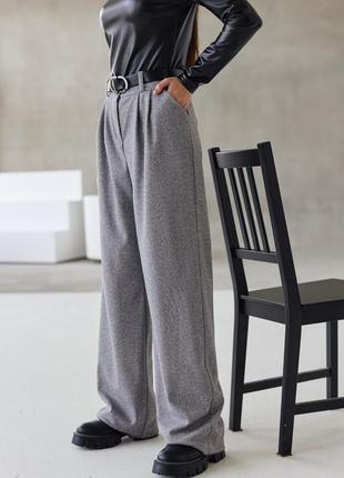 Женские широкие кашемировые серые брюки с высокой посадкой4 фото