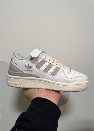 Крутые женские кроссовки adidas forum light grey pink светло-серые с бежевым и розовым1 фото