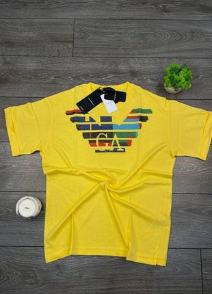 Футболка в стилі armani