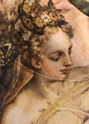 Очень красивый и стильный брендовый топ 19,5.