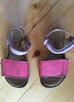 Босоніжки на дівчинку шкіряні рожеві 22