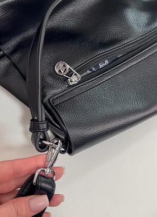 Черная, удобная, вместительная сумка + длинный регулируемый ремешок.6 фото