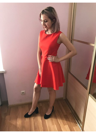 Чарівне коктейльне плаття reserved