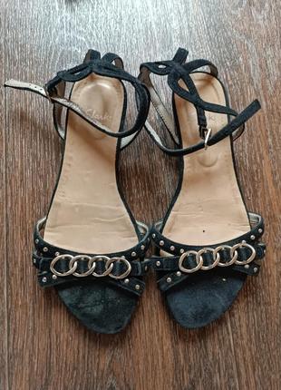 Босоніжки clarks