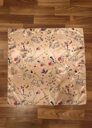 Платок в цветочный принт