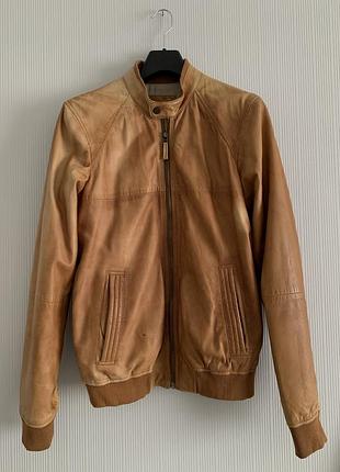 Мужская кожанка pull and bear